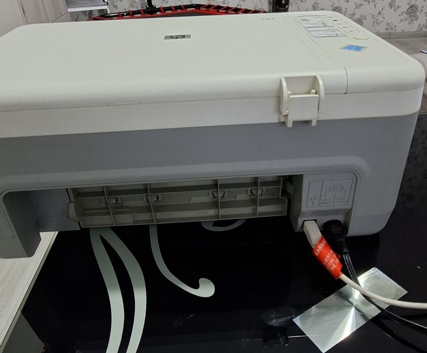 Vind imprimanta/scanner/copiator  HP Deskjet F2280 !