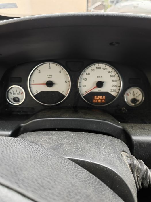 Продавам Opel Zafira