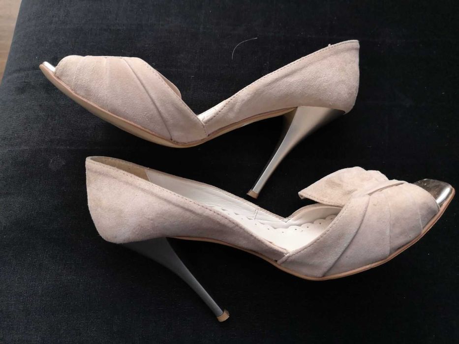 Обувки на ток -от Естествен велур