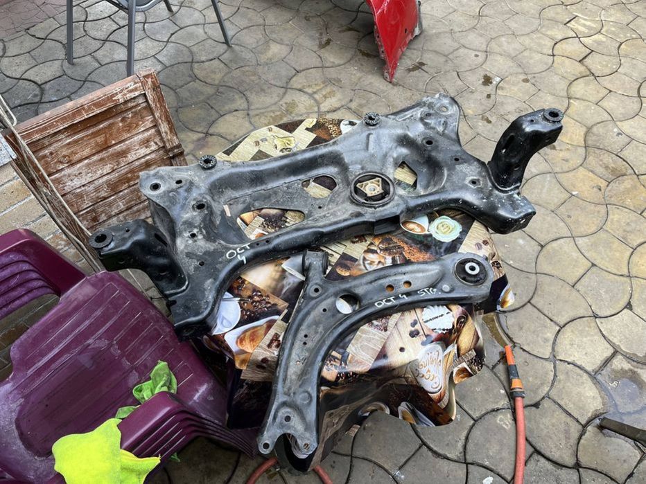 Punte fata / bascula stanga Skoda Octavia 4 2020/2021/2022