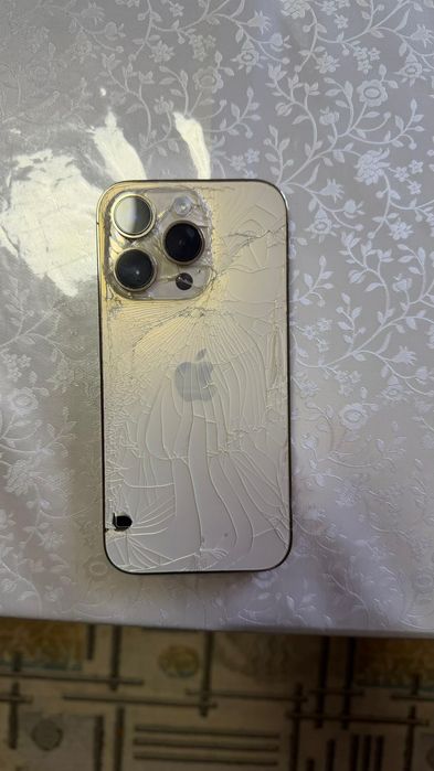 Айфон 14 про крышка сломана