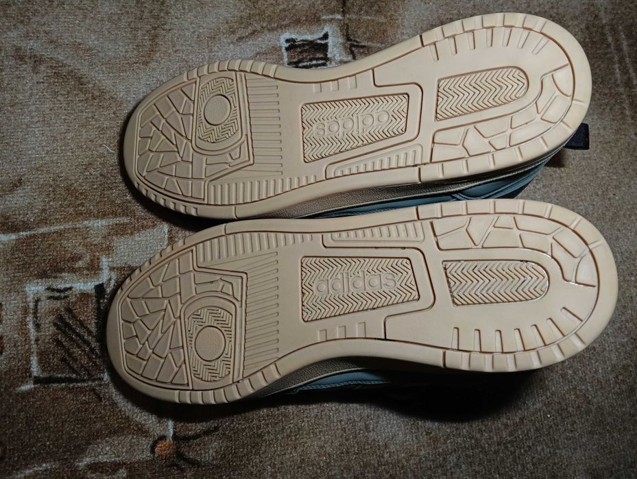 Почти нови топли оригинални мъжки зимни кецове Adidas 44 номер Зелени
