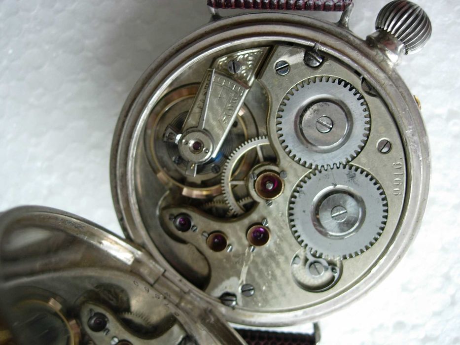 Агасиз ръчен часовник швейцарски