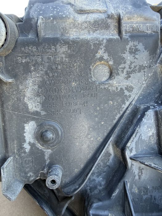 Продам фары от камри70 оригинал