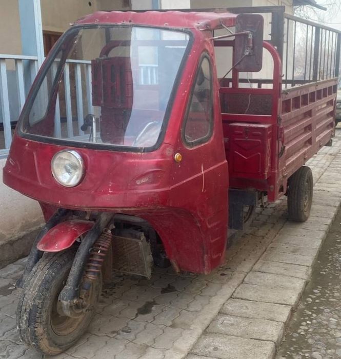 Moto сотилади ишлаши яхши матор булган , пул зарил
