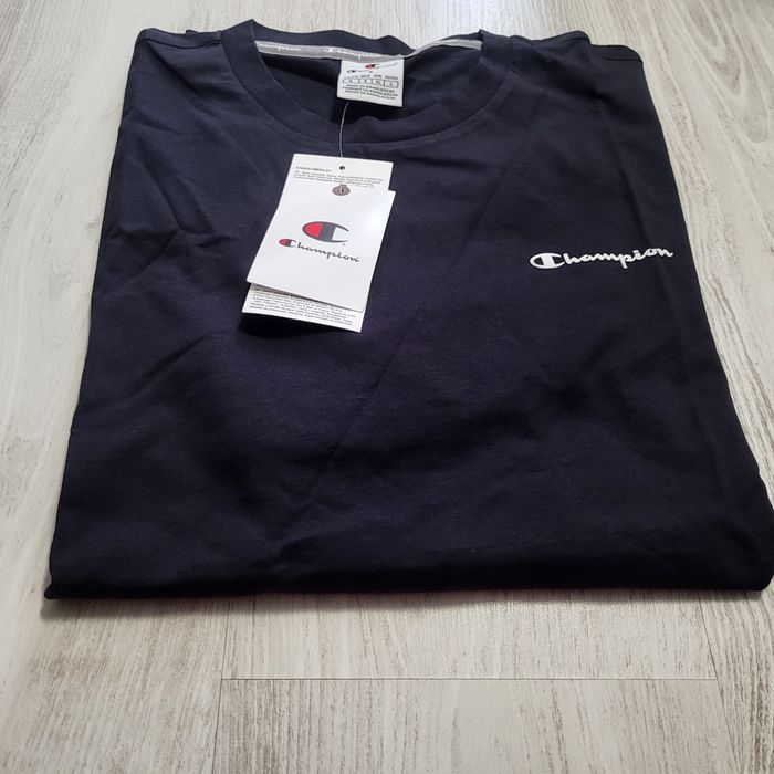 Tricou Champion, mărime L, nou cu etichetă