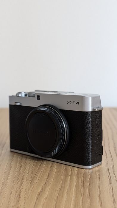 Fujifilm XE-4 Silver