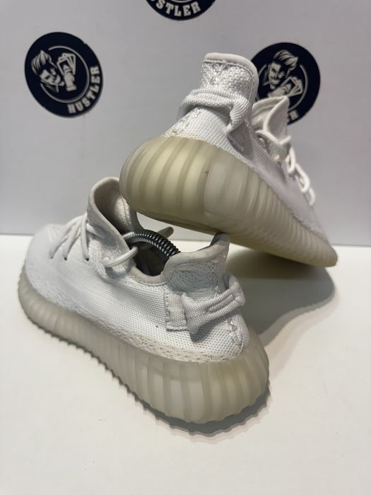 Маратонки ADIDAS YEEZY BOOST 350 V2 . Номер 41.5