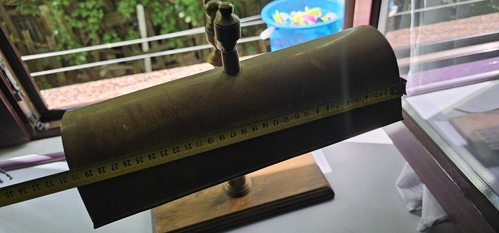 Veioza din alama de birou