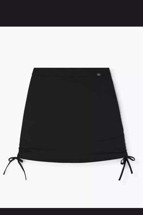 черная мини юбка