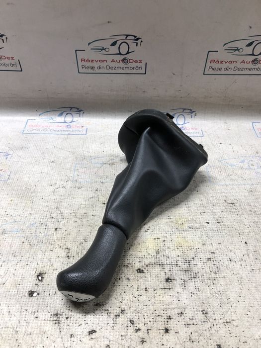 nuca schimbator 5+1 trepte  dacia sandero 2 2017