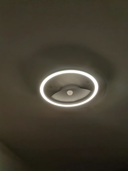 Лампи, плафони, лунички, спотове за таван