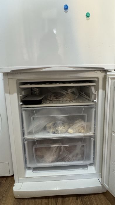 Продам холодильник