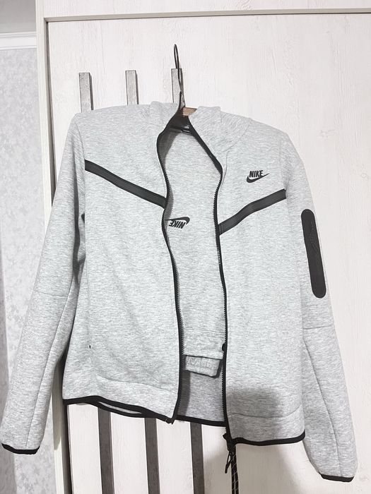 Спартивный кастюм наик