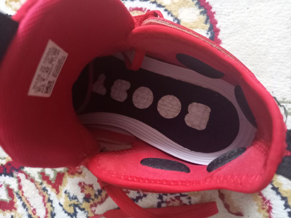 Продам баскетбольные кроссовки