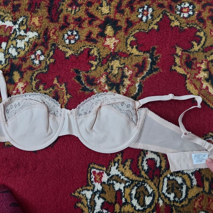 Бюстгальтер 4 шт. См.фото.
