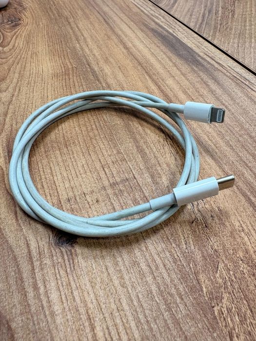 iPhone 13 - cablu de date/încărcare