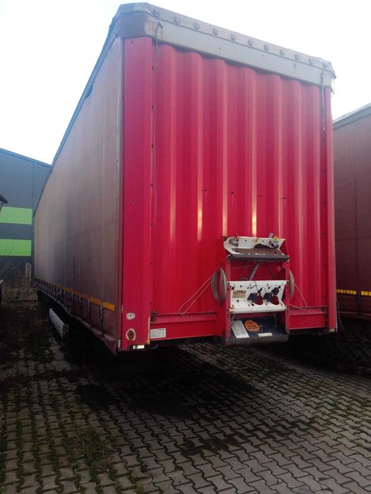 Vand 1 cap tractor+ 3 semiremorci+ 3 camionete