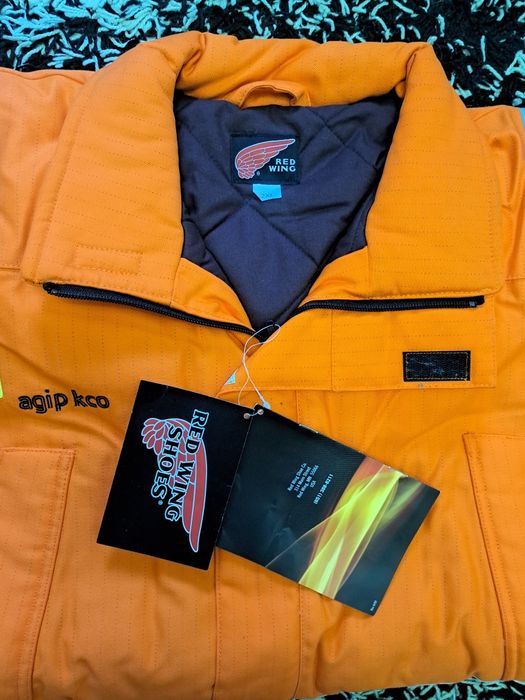 Продам зимний комбинезон с курткой Red Wings