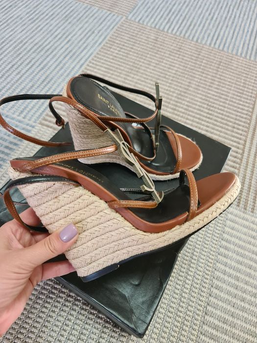 Продам женскую обувь