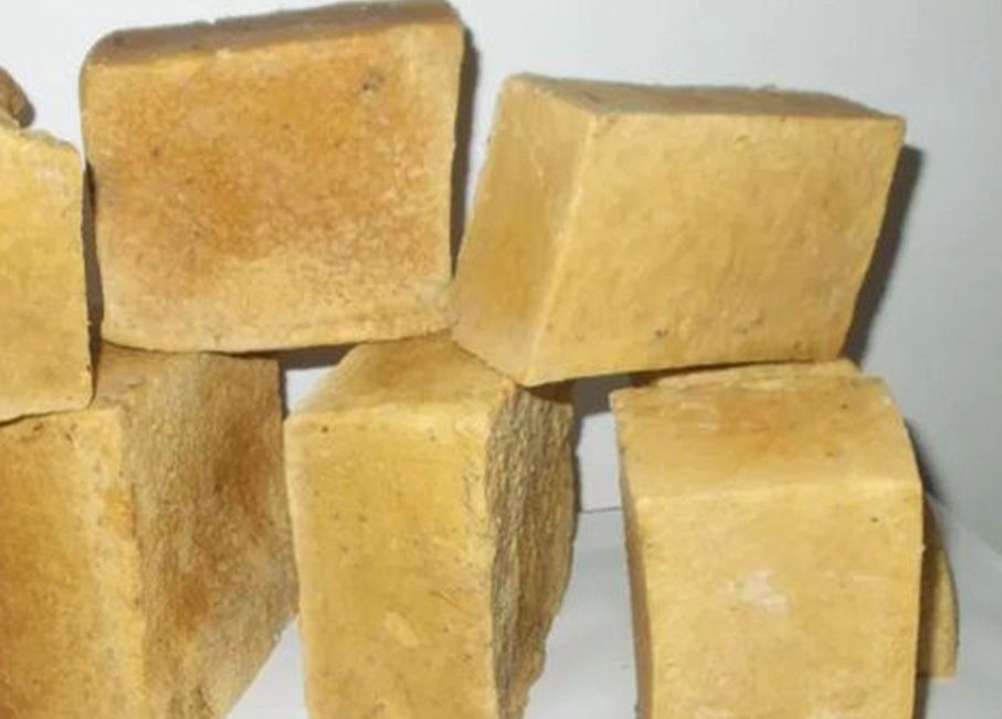 Vand sapun de casa .