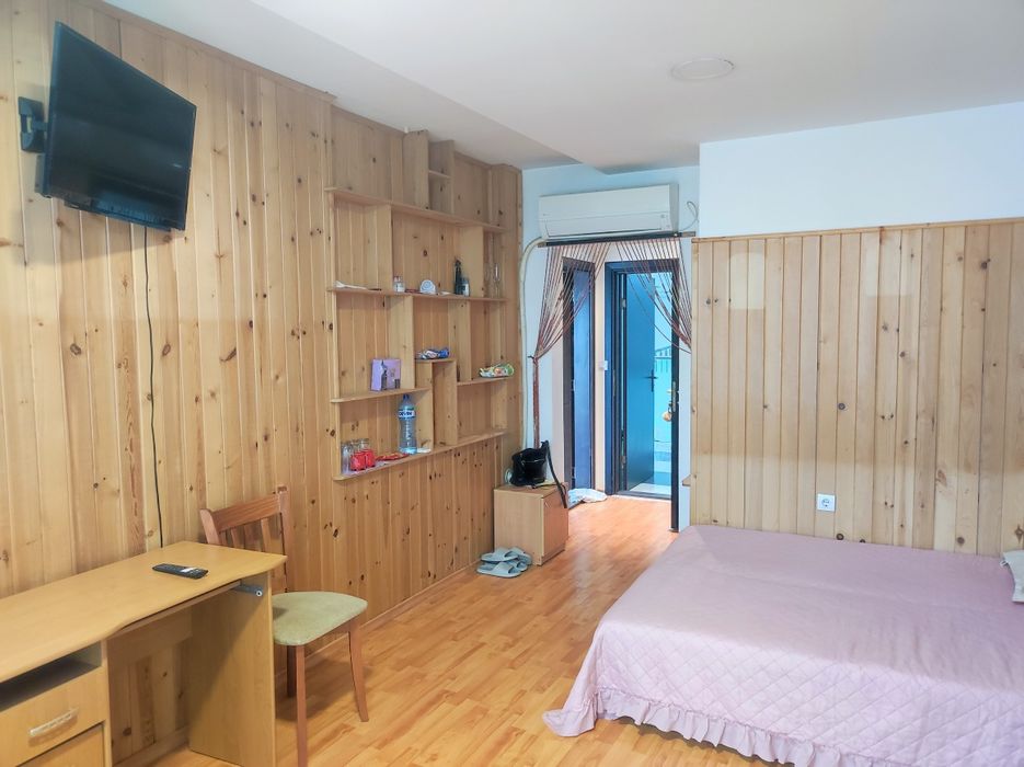 Продавам компактно студио !