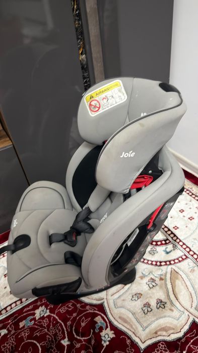 Scaun auto pentru copii Joie