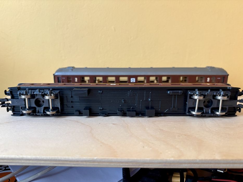 Комплект пътнически вагони LIMA мащаб HO (1:87) влак piko