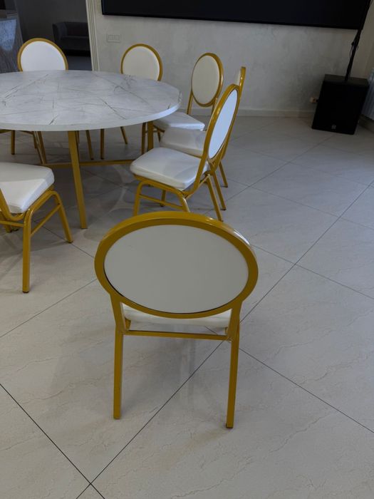 Продам столы со стульями