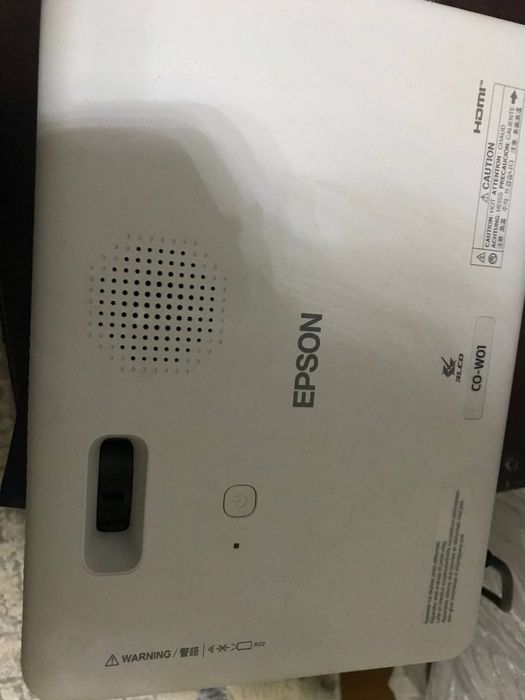 Проектор сотилади