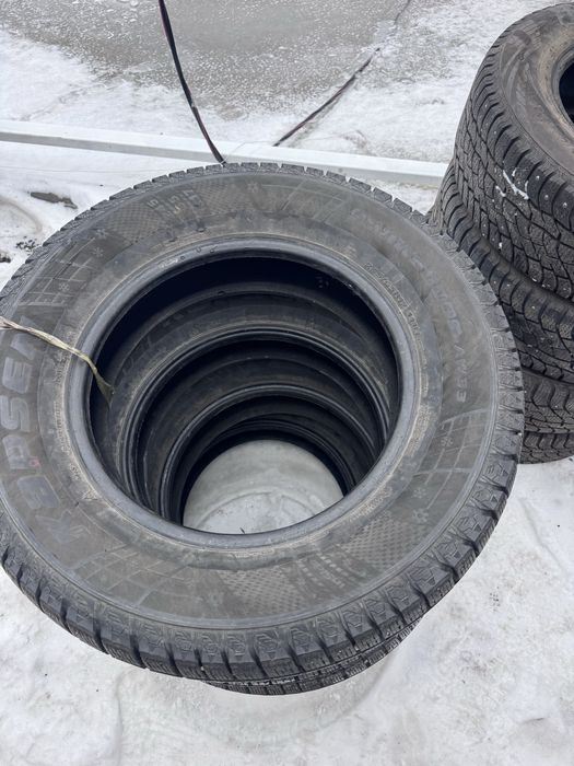 Шины  245/65/17  4 шт   Капсен