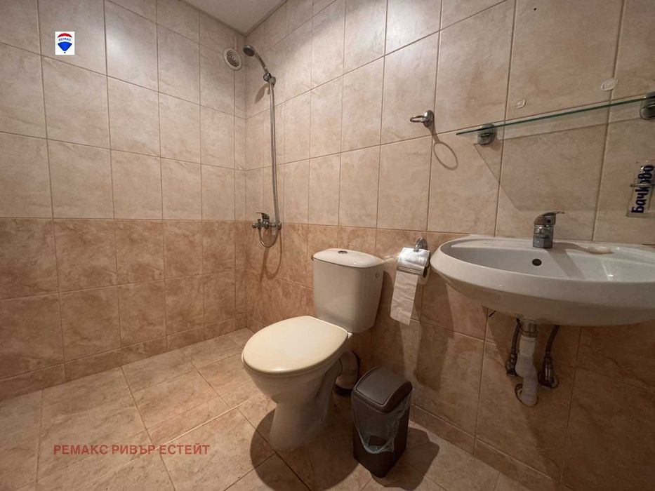 Фотоволтаична централа + ресторант с басейн и лятна градина