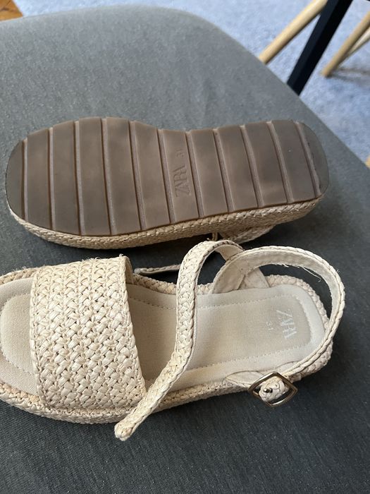 Сандали.  Zara.