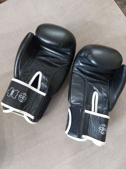 Green Hill боксови ракавитци с каска за бокс