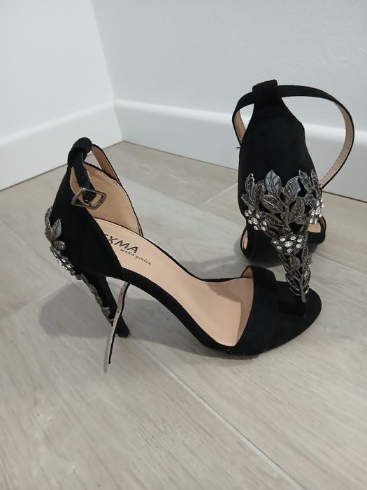 Sandale în stare foarte bună nr 36