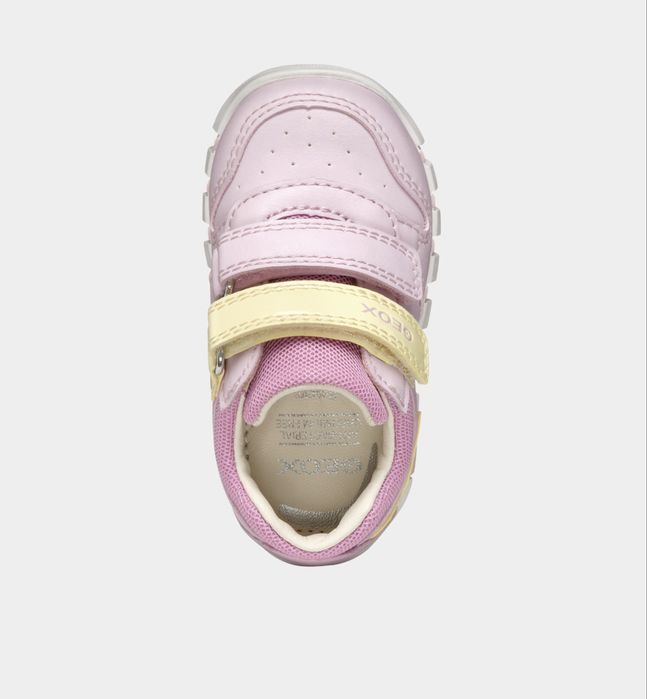 Детские кроссовки