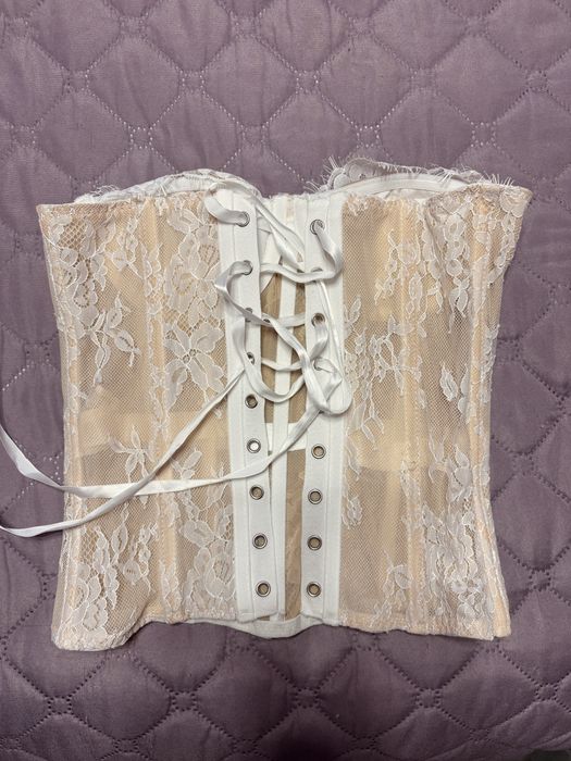 Дантелен корсет