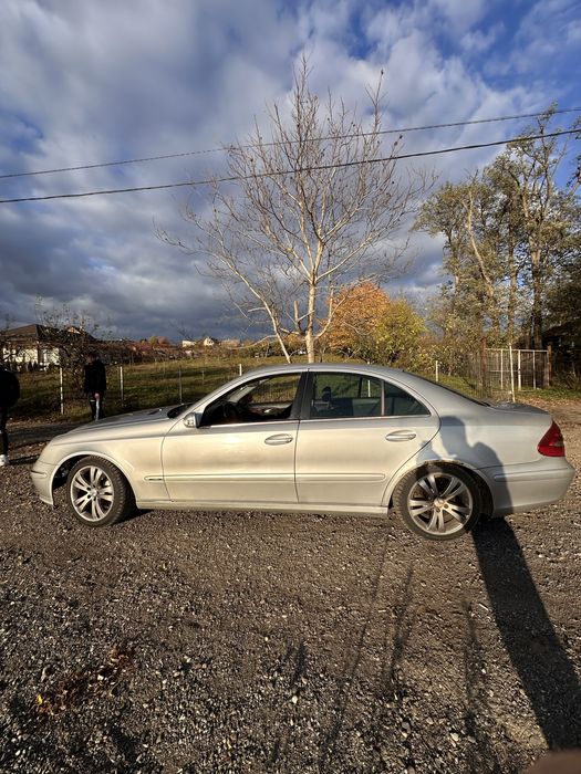 Mercedes-Benz E-Class W211 E220