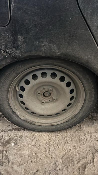 Продам зимние шины со штампами