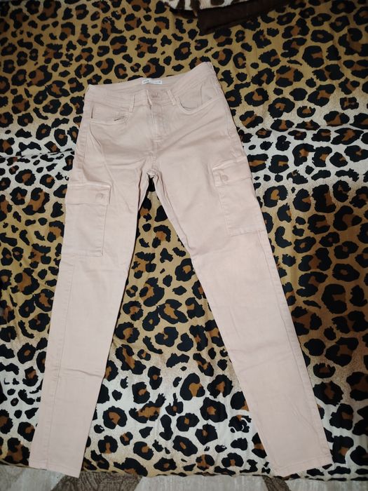 Pantaloni femei roz Sinsay