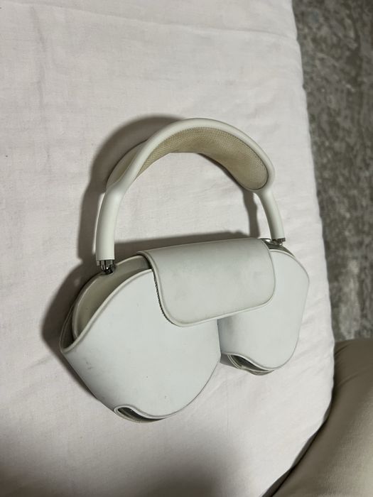 Airpods max разъем лайтнинг