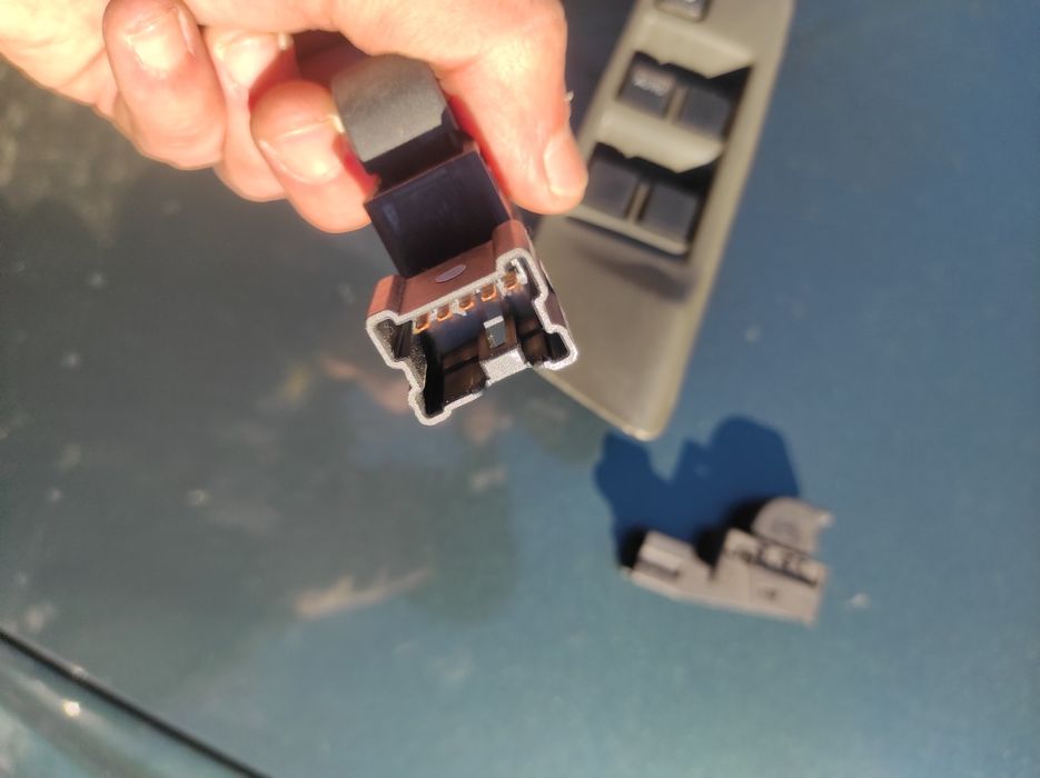 Конзола копчета ел.стъкла Нисан Примера п11