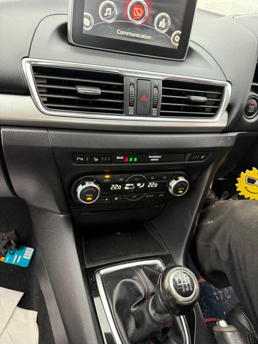 На части Mazda 3 22D 2015 Всички екстри