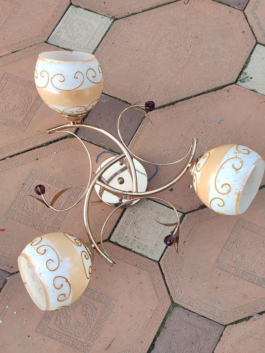 Продам люстры потолочные