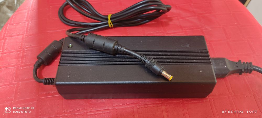 Alimentator 15V 6A