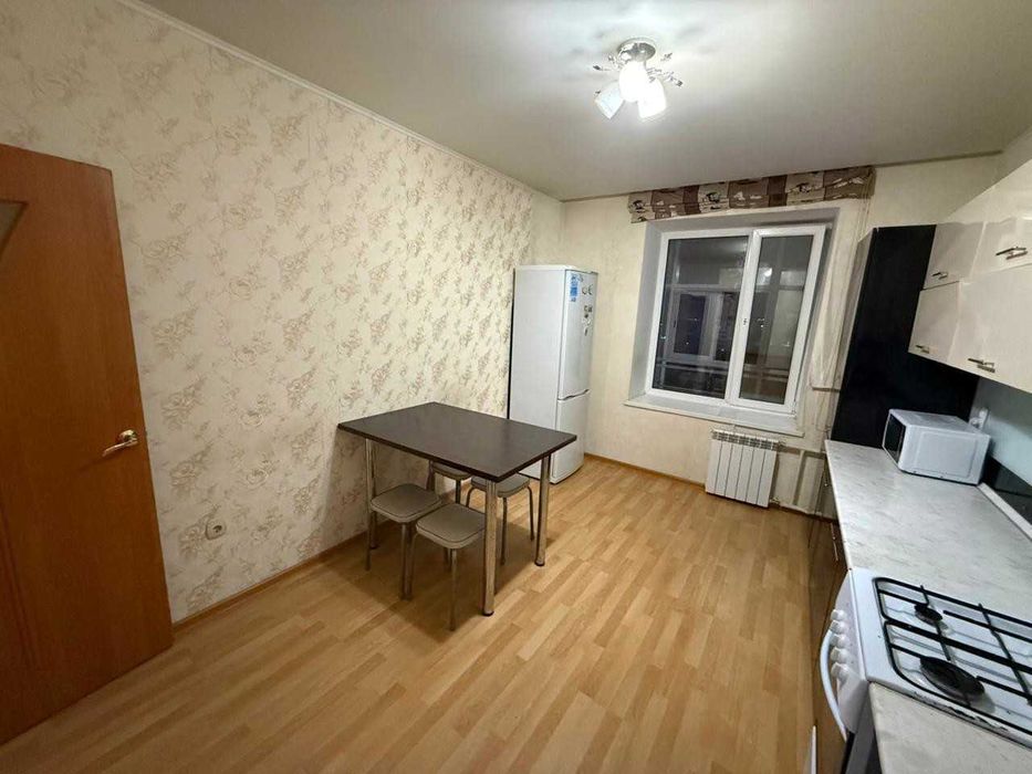 Продам 1 комнатную квартиру в 5 микрорайоне