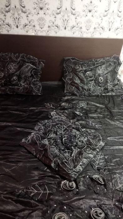 Покрывало с наволочками