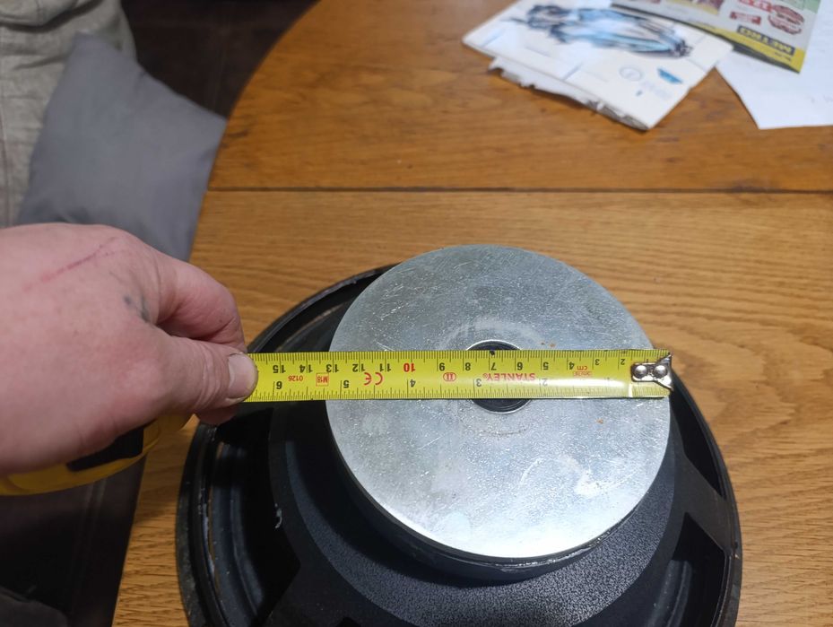 Продавам баси 12инча