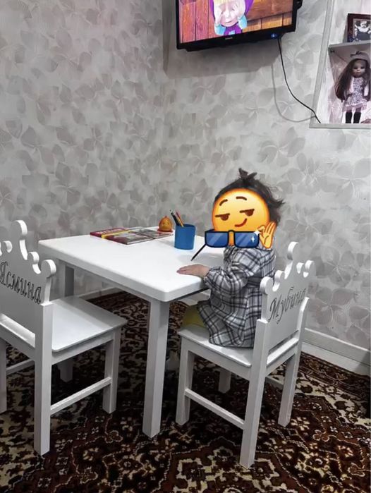 Стол и стулья для детей