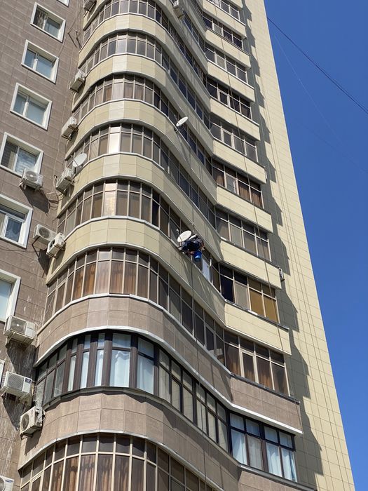 Альпинист . Мытье окон и т.д